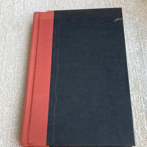 Excellent condition. The Rooster Bar by John Grisham. Hardback book. - Picture 2 of 7